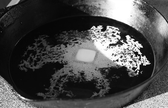 Cast iron pan