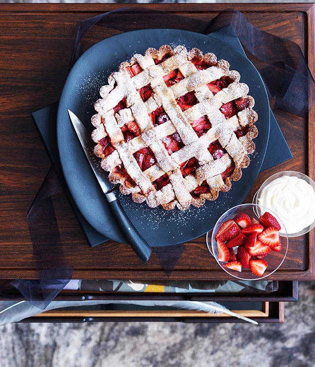 Strawberry rose tart