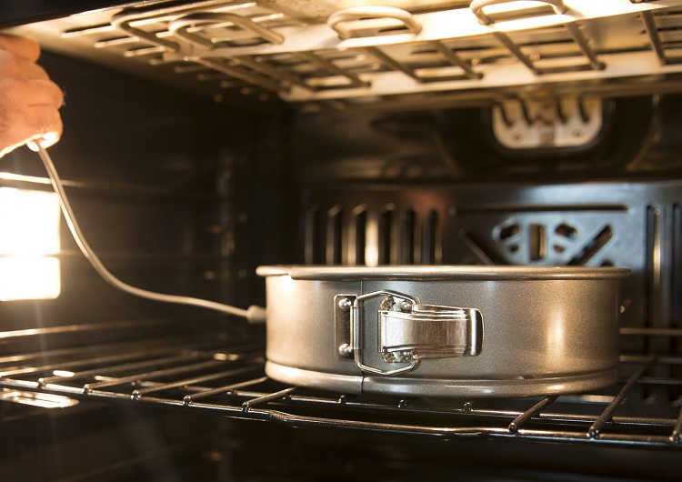 Precision bakeware
