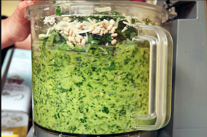 Pesto in food processor