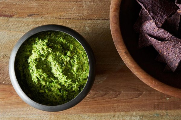 Smashed pea guacamole