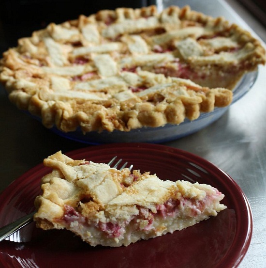Rhubarb pie