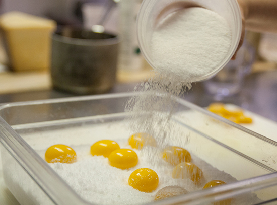 Curing eggs