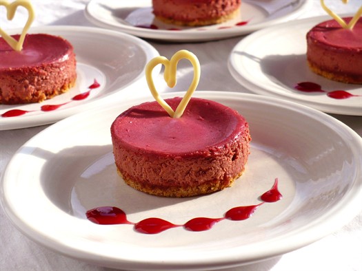 Hearts on cheesecake
