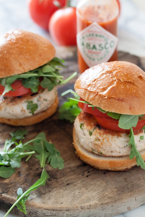 Tabasco chicken burgers
