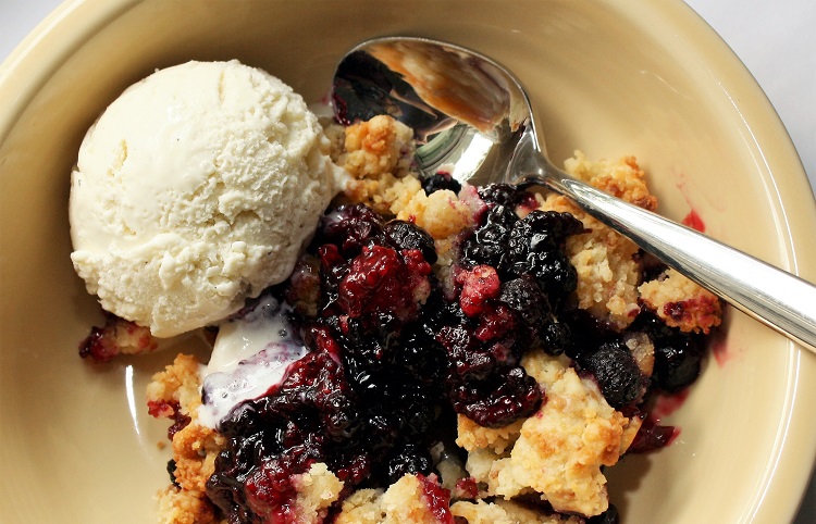 blackberry cobbler