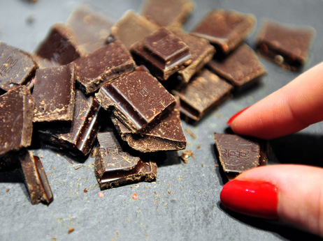 Chocolate pieces